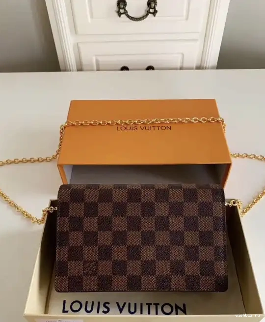 WIS LOUIS CHAIN VAVIN VUITTON WALLET 0507